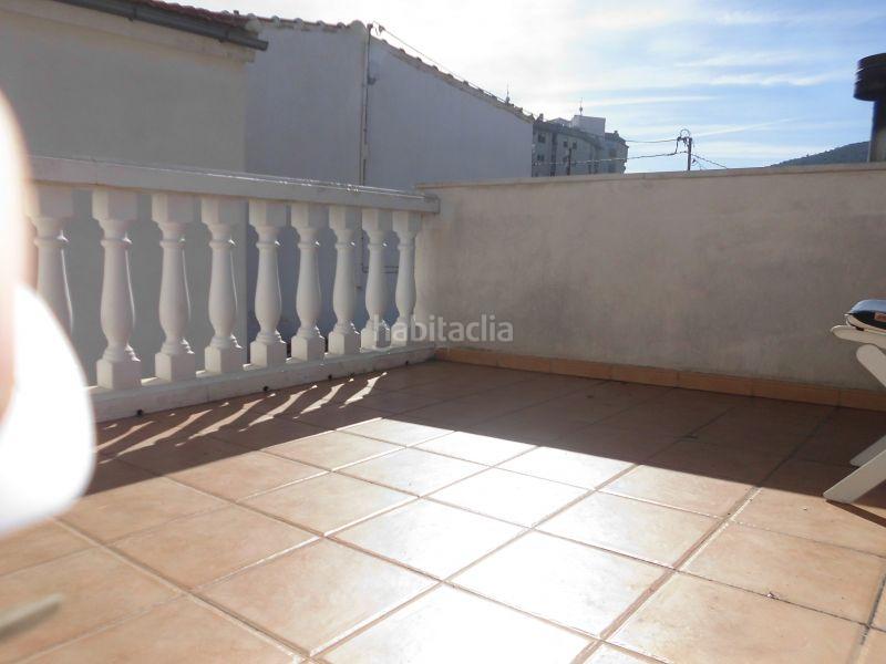 Foto bed42bed-780c-4222-aad7-036439d8139f. Casa adossada amb calefacció aparcament a Centre-Zona Alta Alcoi