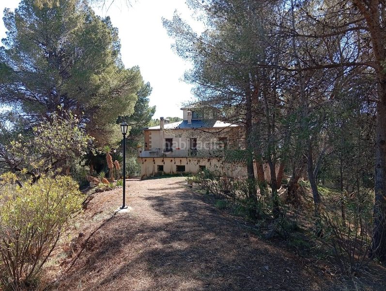 Foto 03bed1ad-564d-4923-a562-69d5c9723d79. Masía venta finca rustica con casa zona el tormo en Onil