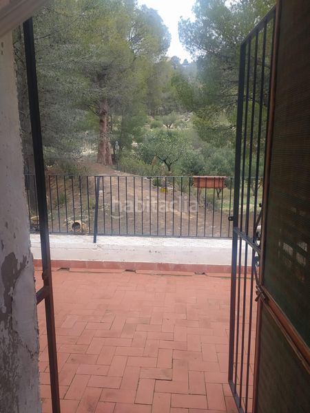 Foto c9e0a00b-38f1-4d6e-8258-6f65a4b2c304. Masía venta finca rustica con casa zona el tormo en Onil