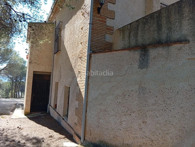 Foto f65c1712-c562-409e-b1ae-cf648fbc5be5. Masía venta finca rustica con casa zona el tormo en Onil