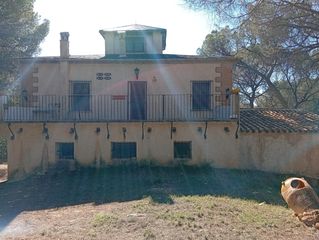 Bauernhof in Onil. Venta finca rustica con casa en onilzona el tormo