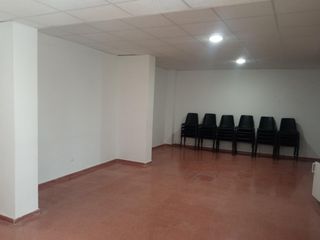 Miete Geschäftsraum in Centre-Zona Alta. Alquiler local comercial en centrocalle roger de lluria