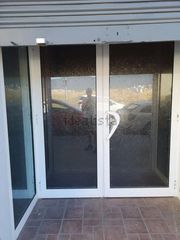 Local Comercial a Zona Nord. Local en venta en zona norte al lado colegio jose arnauda