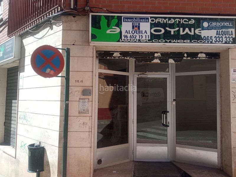 Foto 32b2a6d9-d520-49ab-886a-e109546f8785. Local comercial a Eixample Alcoi