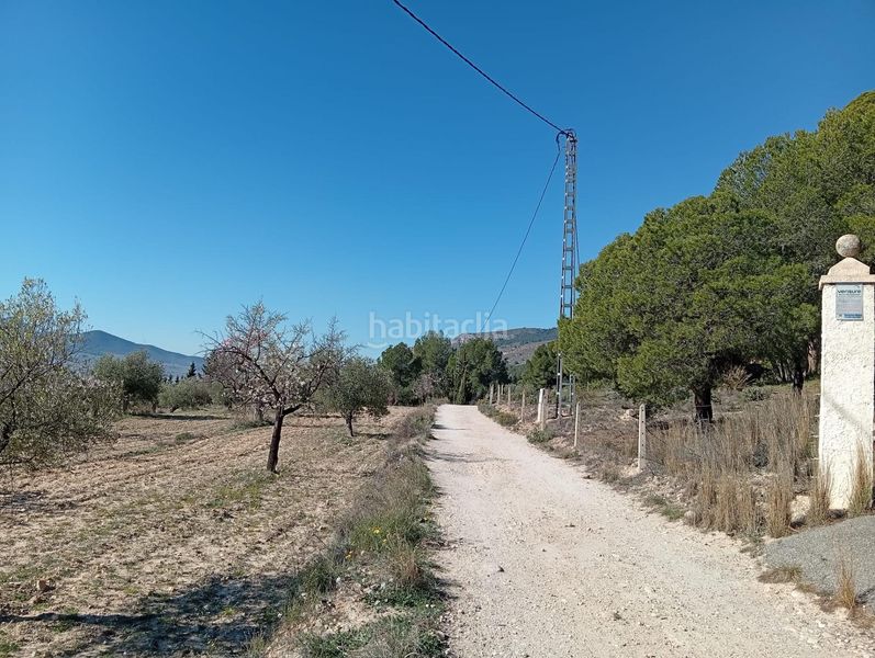 Foto 5c100d36-909b-49f0-aa8a-b9ef51f1944e. Masia amb aparcament a Onil