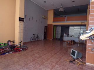 Local commercial à Hospital - Plaza del Real. Local comercial con amplio altillo. si desea visitarlo no dude e