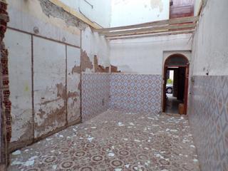 Casa en Plaza Illes Columbretes. No busque mas construye tu propia casa,solo 3 minutos  del centr