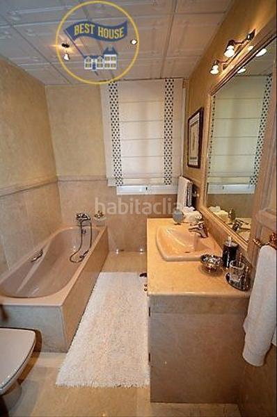 Foto b5e782e9-4c28-411a-9f19-37867ce61f51. Xalet amb calefacció aparcament piscina a El Paraíso Benahavís