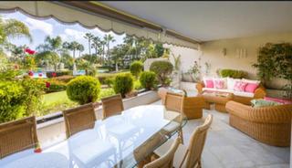 Lloguer Apartament a Las Brisas. Available for a lt rent out of september -4 beds garden ap. at l