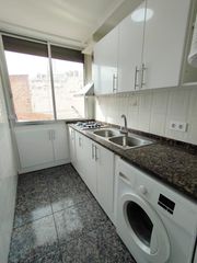 Lloguer Pis a Llombai. Piso en alquiler 3 habitaciones y balcón!!!!