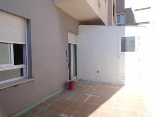 Appartamento in Ciutat del Transport - La Salera. Bajo de 2 habitaciones con garaje y trastero en benadresa