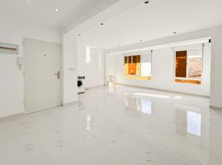 Appartement à Hospital - Plaza del Real. Piso de 3 habitaciones y trastero completamente reformado en el