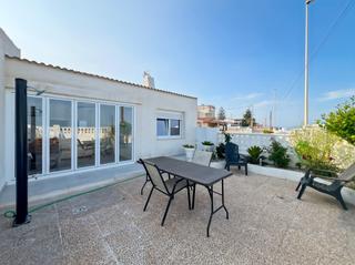Casa a Playa-Ben Afeli. Tu refugio frente al mar en almassora te espera!