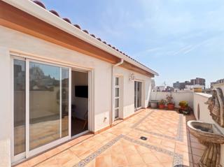 Duplex à Plaza Illes Columbretes. Ático dúplex exclusivo de 4 habitaciones en zona céntrica