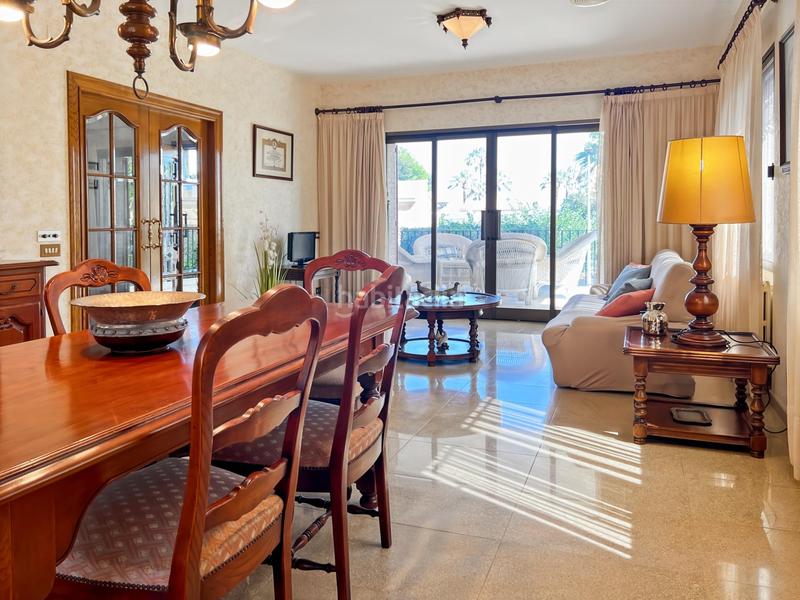 Foto 0fe4d5dd-bff4-44e6-a44b-f88d8787f1cc. Chalet mit heizung parking pool in Playa Burriana