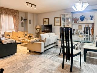 Etagenwohnung en Plaza Illes Columbretes. Piso de grandes dimensiones en centro castelon