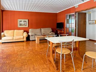 Pis a Parque Geólogo José Royo Gómez. Piso centrico muy luminoso con 3 habitaciones dobles y 2 baños,