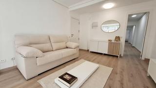 Pis a Hospital - Plaza del Real. Piso de 2 habitaciones recién reformado en zona céntrica