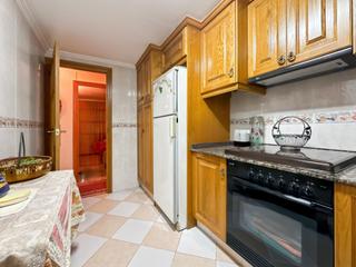 Appartement à Hospital - Plaza del Real. Piso, esquinero con varios balcones