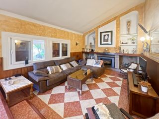 Chalet en Borriol. Impresionante villa en borriol con piscina y amplios espacios ex