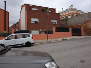 Casa adosada en Santa Quiteria - Les Boqueres. Chalet de 3 habitacions y 3 baños con parking en almazora