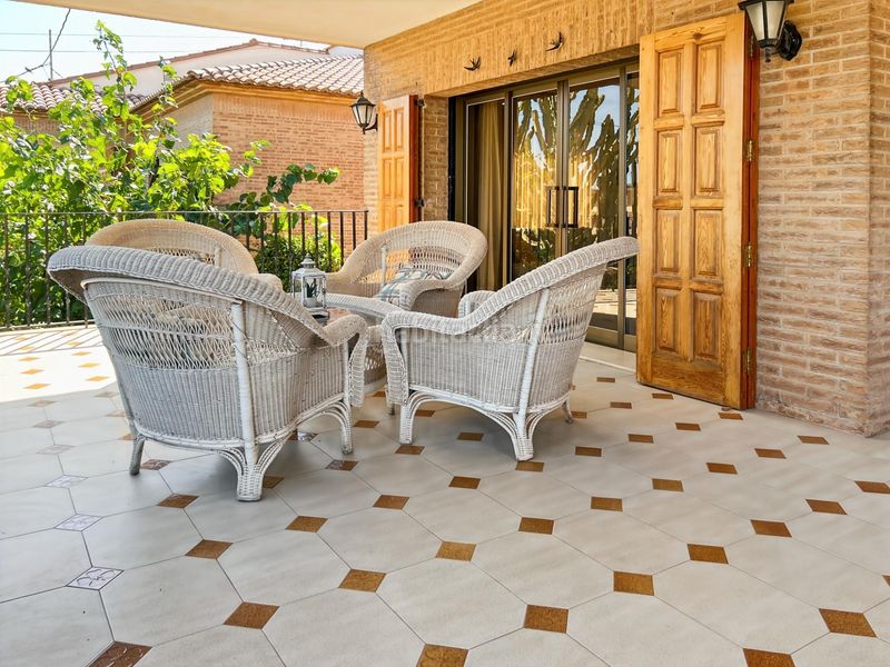 Foto 4cac04c1-e858-4169-8ccf-e41bb1228d3c. Chalet quieres disfrutar y vivir cerca de la Playa malvarrosa , galardonada con bandera azul? esta es tu oportunidad. en Burriana