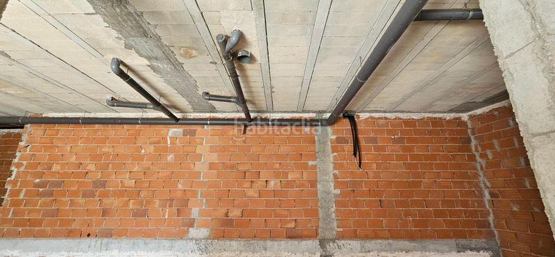 Foto 5ed61f65-2307-4659-a51f-54a7ad507deb. Local comercial a Beniel