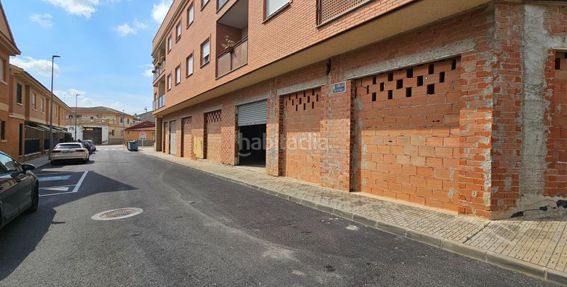 Foto bb078472-b908-46c4-9b63-b8d9907e46c2. Local comercial a Beniel