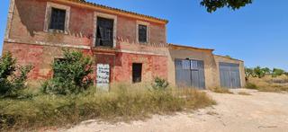 Masía en Jumilla. Se vende casa rural con terreno carretera yecla  montealegre