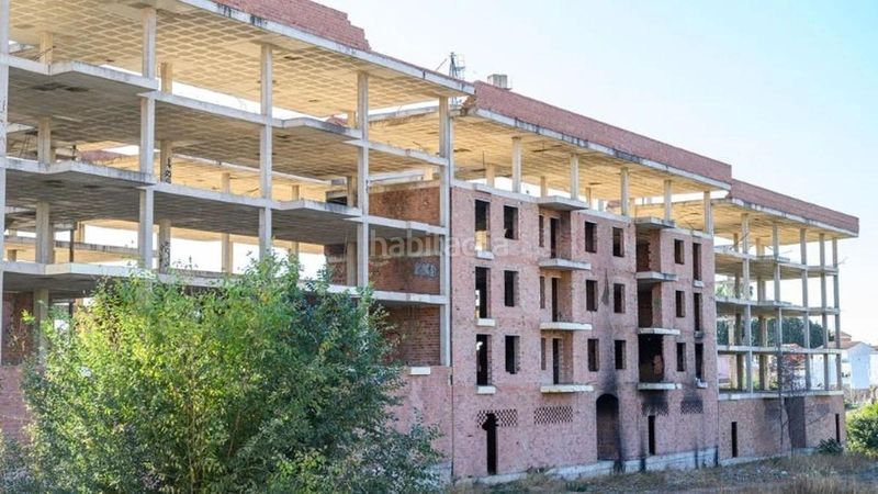 Foto dbc5f36f-9bba-4344-a01f-7de5b5310e38. Building in La Zarzuela - San José - Belén Linares