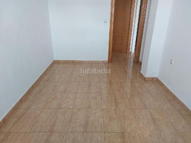 Foto f80500d1-09af-4b49-9735-be6265fa16d3. Pis amb aparcament a Fortuna