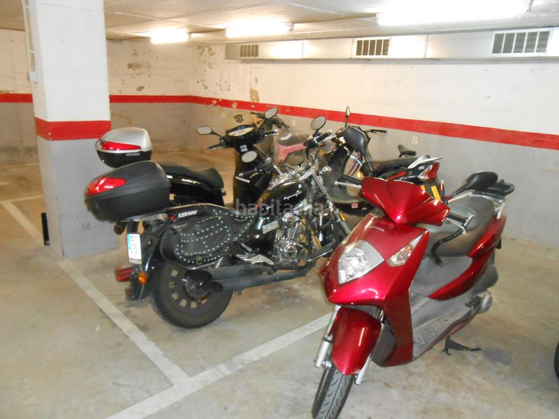 Foto f8164f40-903a-4b42-b9dc-197036566a52. Car parking in El Camp d´en Grassot i Gràcia Nova Barcelona