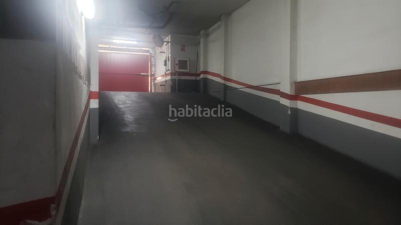 Foto c1b6c822-3535-4e56-bed2-cc07385cb9c6. Parking coche en Guinardó Barcelona