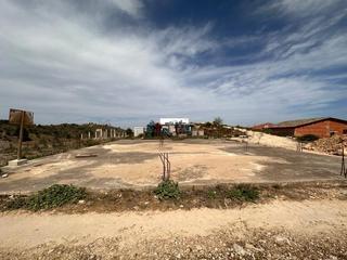 Terreny residencial a Énova (l´). Parcela urbana con proyecto