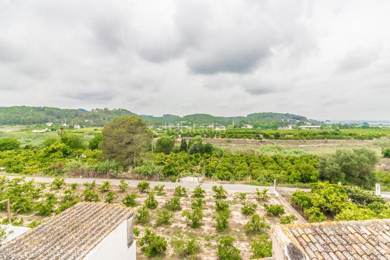 Foto ce935522-0103-436f-85b9-92e9ef314ac5. Casa amb aparcament a Manuel