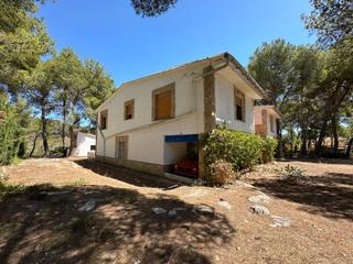 Xalet a Carlet. Chalet en carlet. pi de la cabra con luz y agua.