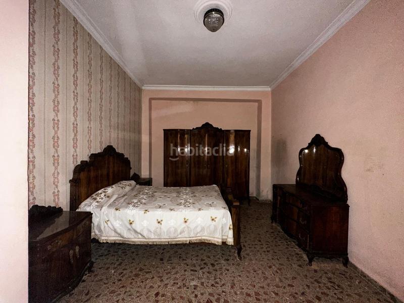 Foto a1435ec3-ac8d-4748-af81-651d611b31ef. Casa  de dos plantas con almacén en pleno centro en Carlet