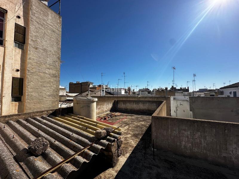 Foto a60279d6-eceb-4525-bfc0-e39a70e6c3d3. Casa  de dos plantas con almacén en pleno centro en Carlet