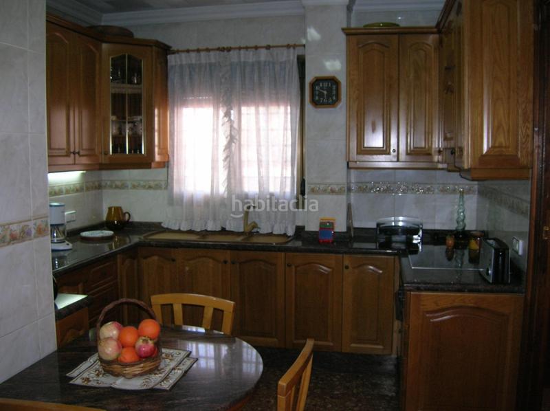 Foto e94df11e-ea3f-47fa-8e68-91ac59f9d43c. Casa edificio con casa piso garaje en Masalavés
