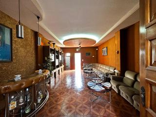 Casa  Calle pablo iglesias. Inmueble con multiples posibilidades