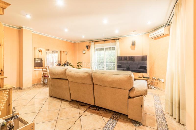 Foto 42047c15-49a1-40cc-a18f-ca9cab8a4ccc. Reihenhaus mit parking in Senyera