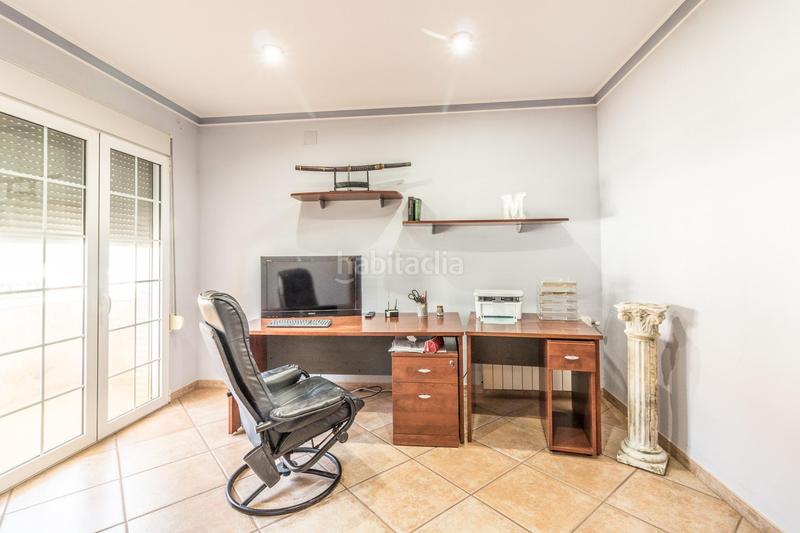 Foto 5680a8f7-df16-467b-b89c-0db73346abe3. Reihenhaus mit parking in Senyera