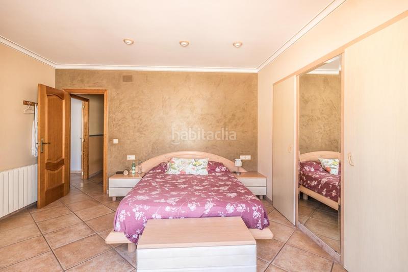 Foto 594d55aa-af88-46a2-8249-dd08118f5af1. Reihenhaus mit parking in Senyera