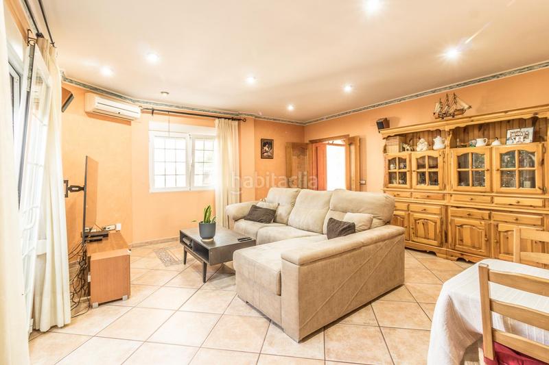 Foto 8a38bb25-bfa3-49c5-b5e7-41d3b78088e5. Reihenhaus mit parking in Senyera