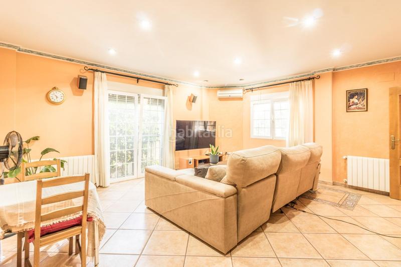 Foto e55675ff-fbed-44df-877a-e1ec3357519f. Reihenhaus mit parking in Senyera