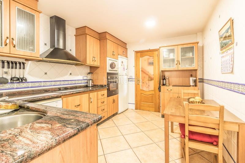 Foto fe400179-d2d6-4d30-b0b6-0fdc0d4b3289. Reihenhaus mit parking in Senyera