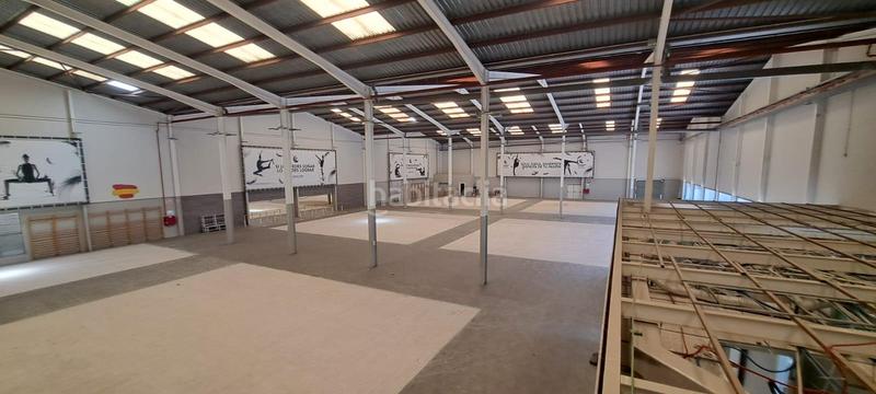 Foto 1e575cf9-5c6f-41d6-9a0e-7267c288f9f3. Bâtiment à usage industriel avec chauffage dans Alfafar