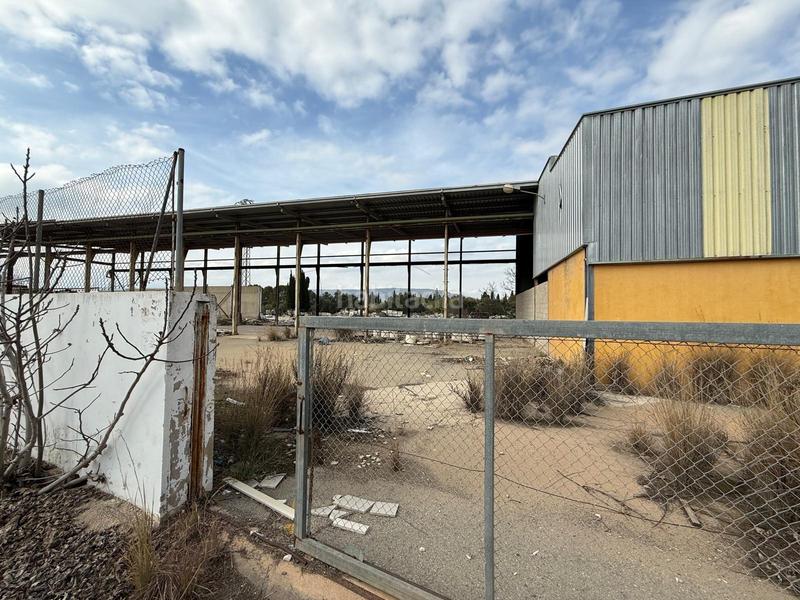 Foto e3ea00fa-edce-419c-8b14-de74500d9753. Terreno residencial suelo rústico con dos naves y una vivienda en Canals