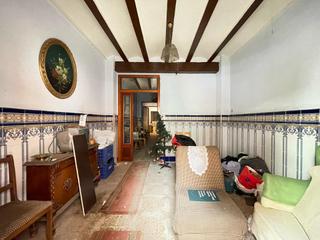 Casa a Carlet. Gran oportunidad! casa con mucho potencial por solo 55.000