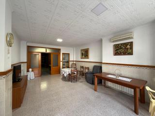 Casa a Alginet. Casa espaciosa en alginet con gran potencial y excelente ubicaci